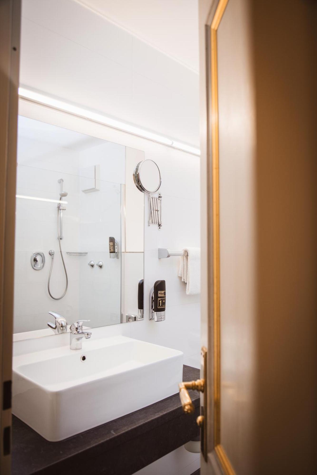 Sure Hotel By Best Western Rhoen Garden พ็อพเพินเฮาเซน ภายนอก รูปภาพ